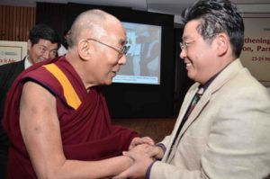 杨建利:中国留学生应欢迎达赖喇嘛而非学舌中共宣传