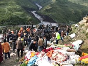 果洛州玛沁县山体滑坡 致7人遇难2人受伤