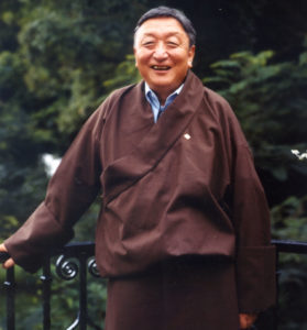 嘉日洛珠(Lodi Gyari)为达赖喇嘛和西藏人民服务的一生