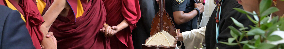 达赖喇嘛尊者在美国纽约接受膝盖治疗